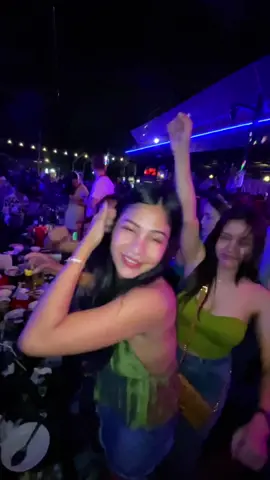 ชอบเวลาปาร์ตี่้กับเพื่อน🥴#เมา #ผับ #เพื่อน #EDM #CapCut 