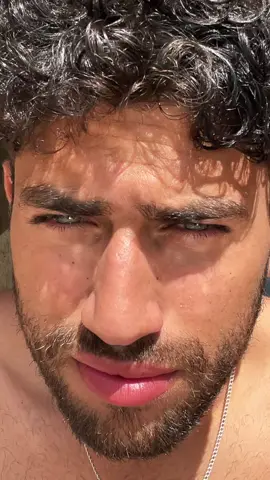 Dont mknd the sand on my eyes