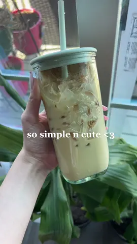 i love her #starbucks #starbuckscup #starbucksspringcollection #fyp 