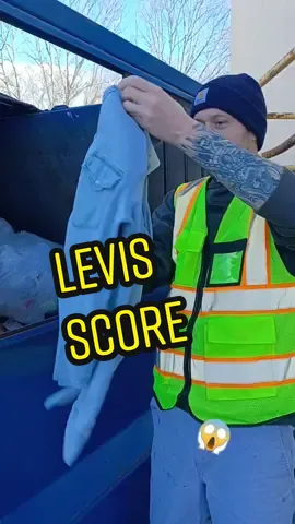 Insane dumpster full of new items !! Levi's!!  #dumpsterdiveking #dumpsterdiver #donate #fyp #levis 