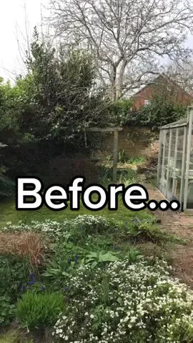 Our garden was in such a state when we bought the house! Behind this tiny little wooden fence/holding was a massive space perfect for a play area! 🧗🏻‍♀️Ella loves it and I know Bradley will too when he’s big enough 🥰 What would you do with the space?    #gardensofinstagram #gardeninspiration  #ukgarden #modernkitchens #ukgardendesign #ukhomeinspo #ukhomeinteriors #cornerpergola #pergola  #cornerofmykitchen  #kitchenrenovation #kitchenisland #interiorstyling #interiordesignuk #interiors123 #ukinteriors #ukinfluencer #ukinfluencers #bifolddoors #openplan #openplanliving #viral #shakerkitchen 