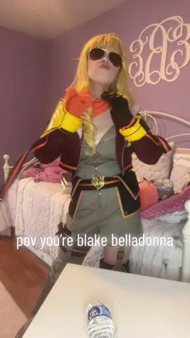 i keep cry laughing every time i rewatch this video bc it’s canon yang #yangxiaolong #blakebelladonna #bumbleby #rwby #cosplay #yangcosplay #rwbycosplay #yangxiaolongcosplay 