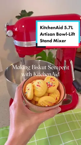 🎉Make delicious Raya cookies 🍪🍪 with ease using KitchenAid Artisan Bowl-Lift Stand Mixer! Grab it NOW with discount price at our tiktokshop! #KitchenAid #standmixer #trending #fyp #viral