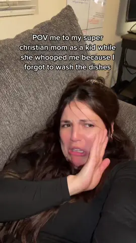 Se le metia el demonio when she whooped me🥲🤣 #trauma #christiantok #church #hillsong #bible #funny #comedy #latina #mexicanmoms #mexican #moms #momhumor #trending #contentcreator #storytime #Inverted 
