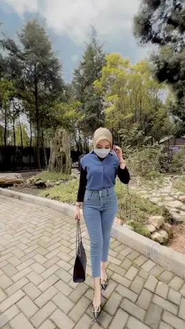 Nyaman banget pake jeanshighwaist dari @vierlinn #jeanshighwaist #jeanswanitahighwaist 