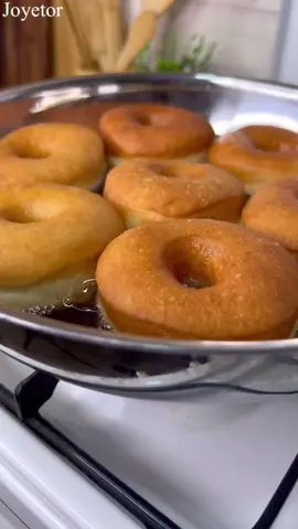 Old fashioned doughnuts with holes will always be a favorite and here is how you can make them at home 🥰🥰 #oldfashioneddonuts #doughnuts #fypage #fypシ゚viral #forupage 
