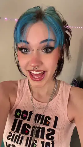 Replying to @billieeilishimdead makeup tutorial!! dont go swimming on the first date!