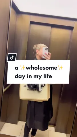 Alexa play work bitch by britney spears #eatslaylove #solofemaletraveler #digitalnomadgirl #thingstodoinlondon #digitalnomad 