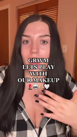 who else is staying in tonight 💋#getreadywithme #stayinghome #stayingin #lifeinyour20s #grwm #boldeyeliner #smokeyeyelook #smokeyliner #makeuptherapy #SelfCare #fyp 