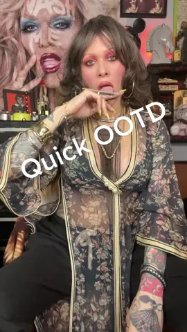 Quick Outfit. Boots Amazon, Sweatpants @italic Robe Vintage, Rings Parts Of Four, @la_manso @mortisores #beautyover40 #OOTD Earrings Sanctuary Sol #outfit #quickoutfit  #beautyover45 
