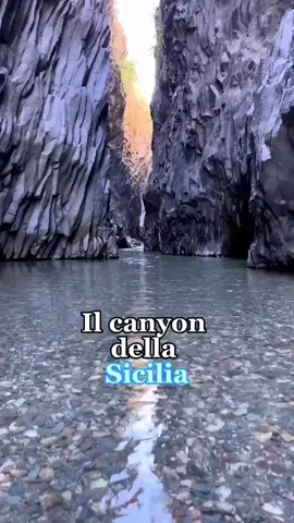 Gole dell’Alcantara #sicilia 🎥@gretacanc . . . #sicily #goledellalcantara #canyon 