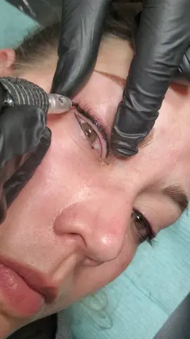 This eyeliner/Enhancement is permanent and requires 🚫 Touchups and will last for years to come #eyelahesfordays #eyelashtint #eyelasheshack #eyelinertattoo #tattooeyeliner #permanenteyeliner #permanenteyelinertatoo #beautybyswan #lashenhancement 
