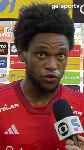 Luiz Adriano se disse muito feliz após marcar o primeiro gol na volta ao Inter. O atacante balançou as redes contra o Esportivo, pelo Campeonato Gaúcho #SportsNews #luizadriano #internacional #ge 