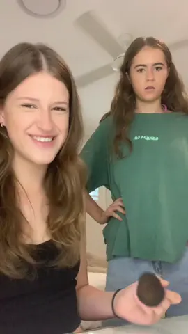 this is very chaotic grwm part 2 is da fits @beth   #aussie #fyp #basicaussiegirl #viral 