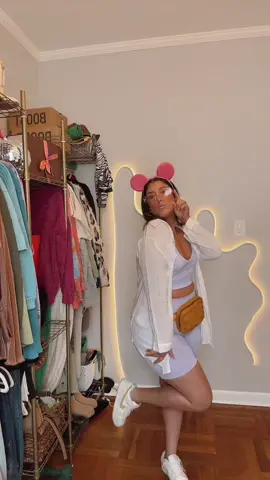 Where my disney girliesss at 💕💜🧡 #fyp #disneyoutfits #disney 
