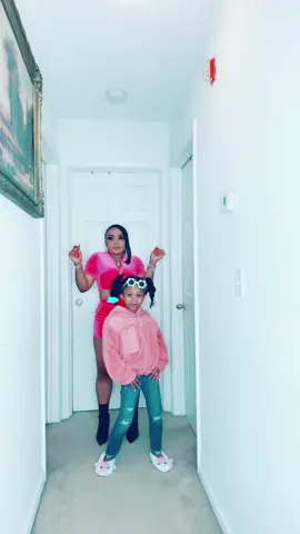 Dans Kamya renmen @jdlajan04 lol 💕 #mom #daughter #time #foryoupage #viralvideo #skincareroutine #entrepreneur #Lifestyle #SelfCare #selflove #goviral #pretty #hairstyle #naturalhair #natural #beauty #beautiful #haitian #queen #pretty #mom #selflove #foryou #haiti #single #entrepreneur #💗 