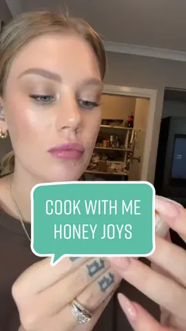Is it Arvan approved? Tag us in your duets cooking them! #fyp #arvanfamily #mukbang #cooking #cookwithme #honeyjoys #snack #cook #dessert #australiasnack #australia #straya #honeyjoy #delicious #mukbangeatingshow #eatingasmr #eating #eatingsounds #kellogs 