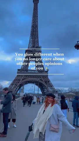 Workong on being the best and most confident version of myself ✨ #paris #meganinparis #parisinspo #plussizeinparis 