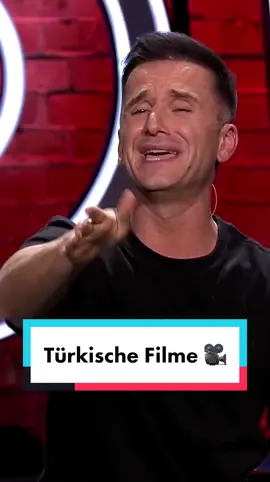 Auch in diesem Jahr wurden bei den #oscars keine Preise an einen türkischen Film verliehen. Özcan Cosar hat da eine Vermutung woran das liegen könnte! 🎥 #oezcancosar #oscars2023 #standupcomedy #film #oldschool #preis #liveprogramm #türkei #comedy #filmpreis