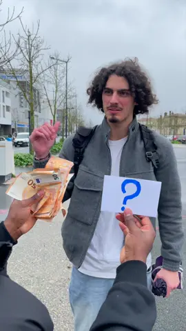 500 euros ou l’enveloppe ? 💶✉️ tu choisis quoi ? #larisengone #experiencesociale #microtrottoir #marrant #drole #desbarres #rire 