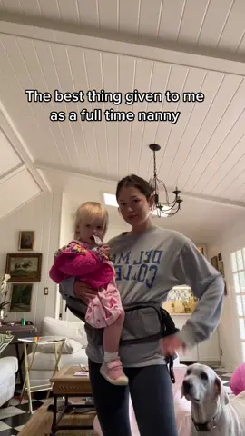 I dont even have to hold on to her #fyp #nanny #babyholder #toddlertok 