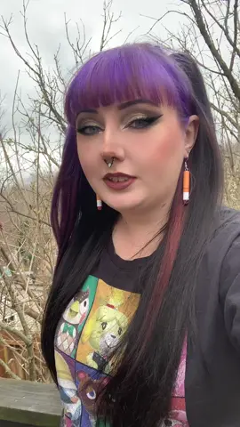 #makeup #mua #selftaughtmua #purplehair #alternativegirl #altgirl #earrings #midsize #mentallyunstable 
