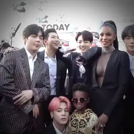 omg, help me. the way he looks at the girl 😭💘 #bts #jimin #girlfriend #fyp #kpop