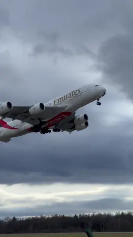 Sound On Emirates A380-861 ZRH-DXB #emiratesairlines #fyp #foryou #fy #trend #foryoupage #airplanetiktok #aviationlovers #aviationdaily #takeoff #airplane #avgeek 