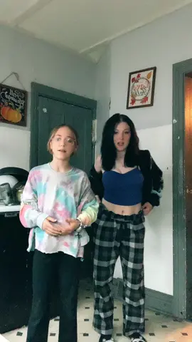 Sister duo (forgot her @ so ill edit this later and add it) #fyp #viraldance #sister #foryoupage #dance #fyppppppppppppppppppppppp 