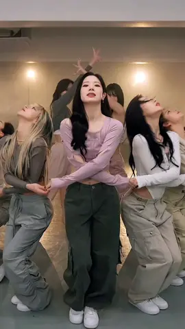 Twice- Set Me Free Dance Practice (Moving ver) 