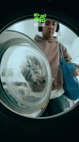Michelle Yeoh and Ke Huy Quan, adopt me please 🥺 #offdayplan #fyp #tiktoksg #film #aesthetic #videography #thingstodosg #everythingeverywhereallatonce #laundromat 