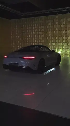 The Mercedes Lightshow on the new Mercedes Benz SL63 4Matic+ Offer Number:	23G0169 Color:	Alpine Grey Uni Upholstery:	Nappa red pepper / black Mileage:	50 km Seats:	4 Transmission:	Automatic Drive:	Petrol Capacity:	3.982 cm³ Power (kW):	430 kW Power (PS):	585 PS Emission Standard:	Euro 6d-TEMP Fuel Consumption (in town):	22 l/100 km* Fuel Consumption (out of town):	10,8 l/100 km* Fuel Consumption (comb.):	12,9 l/100 km* CO₂ Emissions (comb.):	293 g/km* CO₂ Efficiency Rating:	G For more Informations about this car, click the link below  https://hollmann.international/vehicle/23G0169/ DM us for more Info CALL or WhatsApp: +49 1515 2551952 E-mail: info@hollauto.de #mercedes #amg 