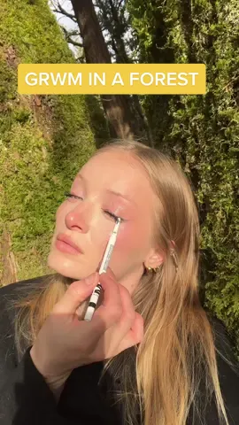 Outdoor tutorials are my thing 💁‍♀️ #outdoortutorials #makeup #grwm 