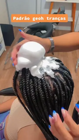 Você sabe para que serve o mousse fixador? #trancas #foryoupage #foryou #boxbraidshairstyles #cacheadas 