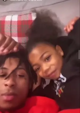 Youngboy chilling with his son kayden 🤞🏾💚 #fyp #foryoupage #nbayoungboy #ybbetter #kayden #yb #xyzbca #viral 