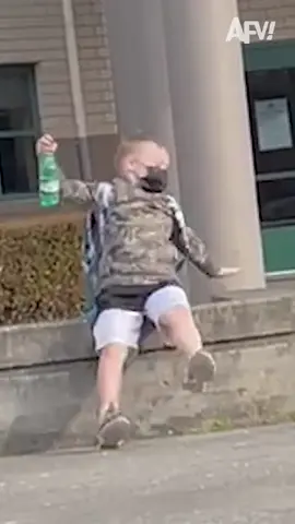 Thanks for the lookout 👋🤣 #afv #funny #parenting #fail #school #fall #funnyvideos 