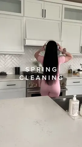 love spring cleaning days🧼🫧👏🏼 cleaners, bottles, labels & decor all on my amäz0n! 🤍 #fyp #foryoupage #springcleaning #CleanTok #clean #cleaning #kaelimaecleaning #Home #aesthetic 