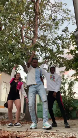 Smooth vibes 🔥🔥 dc @koolkidnelly W @yvngflickk @xoxajjaa 