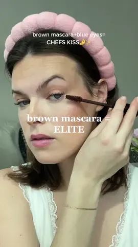 Use brown mascara on blue eyes to make them pop 👏 it also looks way less harsh than black mascara! My favorite brown mascara from @yslbeauty  #brownmascara #mascarahack #mascarareview #makeuptipsandtricks #mascaratips 