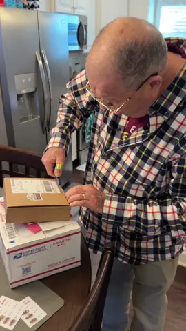 Birthday present for dad! #endalz #endalzheimers #alzheimer #alzheimers #alzheimersawareness #alzheimerscaregive   