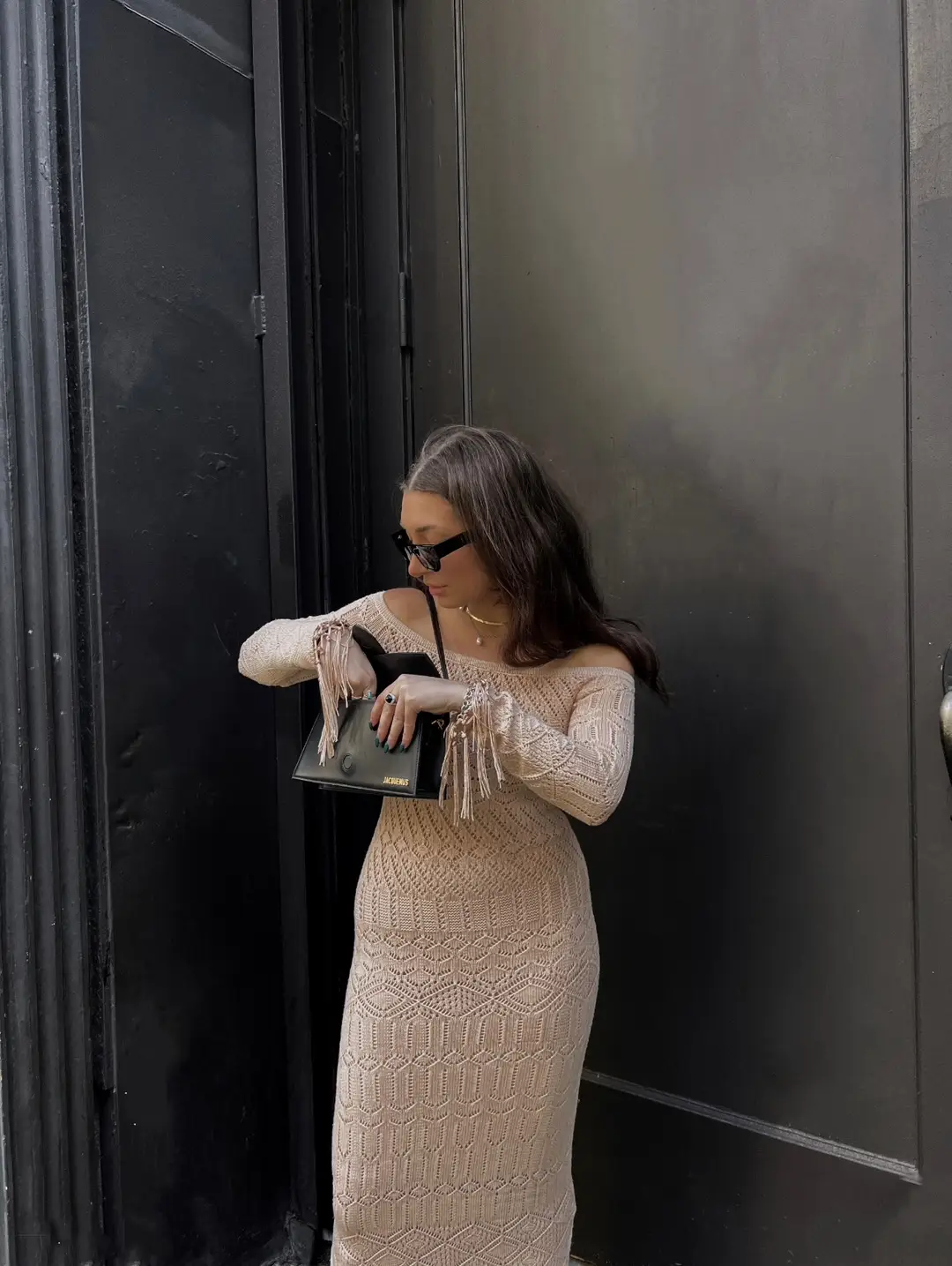 I just love this dress and these pics @revolve #springoutfits #springoutfitinspo 