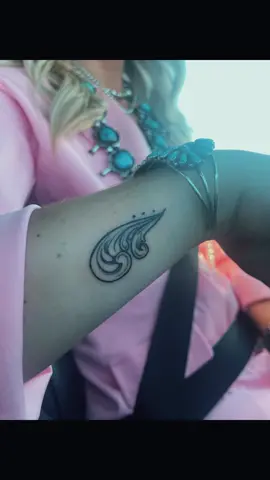 Get a western tat with me 🤠 #cowgirl #getwestern #western #silverscrolls #westerntat #cowgirlstye #rodeotok #tattoo #westernfeel #texas #westernink #cowgirlsandoutlaws #westernlife #westernwomen #SeeHerGreatness 