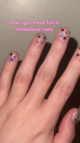 this was super easy to do with my non-dominant hand too 💅🏻 forgot to include that i also used a gel top coat!! #simplenailart #rhinestonenails #rhinestonenaildesigns #rhinestonenailart #easynailart #nailtok #athomegelnails #athomegelmanicure #gelnailsathome #gelnailsdesign #gelnails #leminimacaron #shortnailsideas #shortnailsinspo #shortnaildesigns 