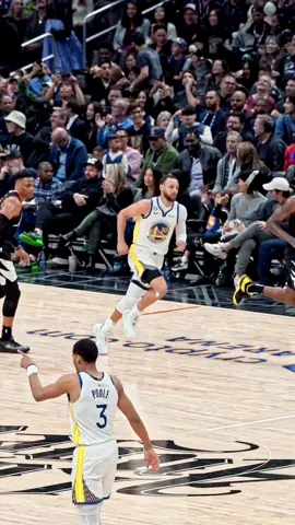 Look at steph man… 🏀💦#nbaphotographer #stephcurry #warriors #goldblooded #sportsphotography #NBA #goldenstatewarriors #nbahighlights #nbavideography 