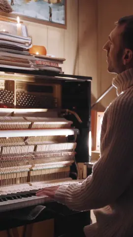 On World Sleep Day, I wanted to make my own small contribution 🌖 #andreavanzo #gentlegamelullabies #worldsleepday #sleepingmusic #pianomusic #pianocover #thelegendofzelda #ocarinaoftime #pianist #cinematicmusic @Decca Records US @