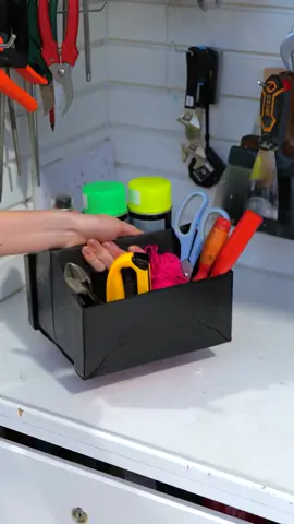 It's easy to make your own tool box!