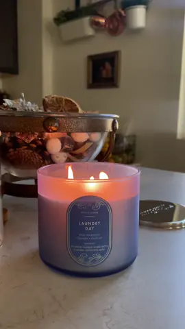 Good morning🤍 #romanticizeyourlife #bathandbodyworks #bathandbodycandles #cozymornings #cozymorningathome 