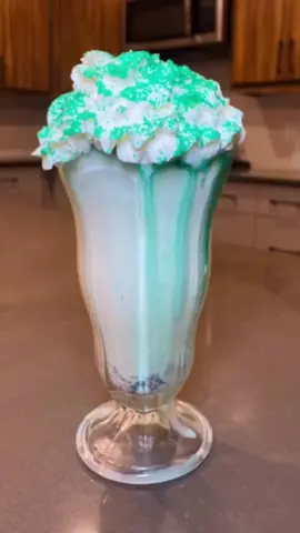 ☘️Let’s make the quickest, easiest, yummiest, messiest St. Patrick’s Day Shamrock shake using @bushwackerspirits Cocount Rum Cream!😍😍☘️All you need is chocolate chip mint ice cream (or vanilla!), milk of choice, @chareauspirit aloe liqueur to bring out the minty flavor (optional), @bushwackerspirits coconut rum cream, whipped cream, and sprinkles! It is DELICIOUS!!☘️☘️ #rec#Recipelkshake #stpatricksday #stpattysday #shamrock #des#dessertozy #boozyshakes #liqueur #coconut #rum #cocktail