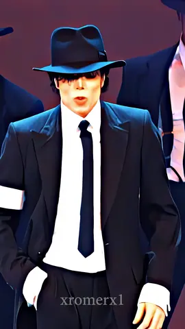 #dangerous #michaeljackson #michael #jackson #pop #kingofpop #smoothcriminal #dance #fyp #fypシ #viral #80s #90s #80smusic #90smusic #music #moonwalk