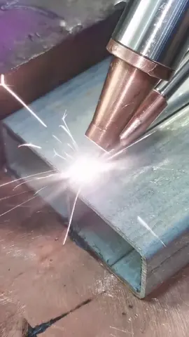 #laser #welding #laserwelding #laserweldingmachine #laserwelder #handheldlaser #handheldlaserwelder #3in1laserwelder #industry #technology #funlaser #funnylaser 
